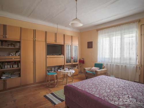 Decs, Öreg utca 3 szobás verandás parasztház