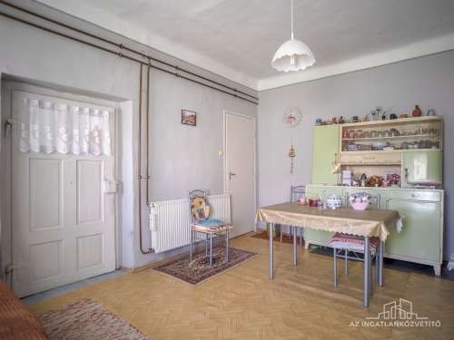 Decs, Öreg utca 3 szobás verandás parasztház