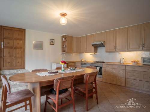 Györe, Petőfi utca, vidéki életérzés 2317 m2-en