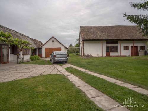 Györe, Petőfi utca, vidéki életérzés 2317 m2-en