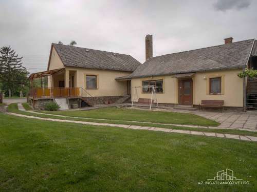 Györe, Petőfi utca, vidéki életérzés 2317 m2-en