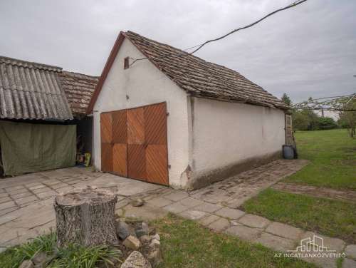 Györe, Petőfi utca, vidéki életérzés 2317 m2-en