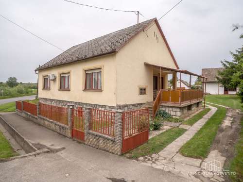 Györe, Petőfi utca, vidéki életérzés 2317 m2-en