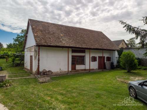 Györe, Petőfi utca, vidéki életérzés 2317 m2-en