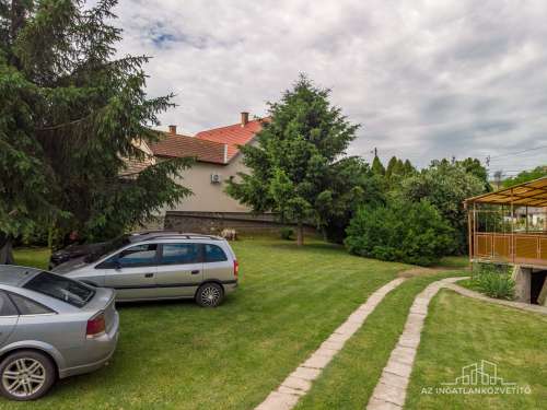 Györe, Petőfi utca, vidéki életérzés 2317 m2-en