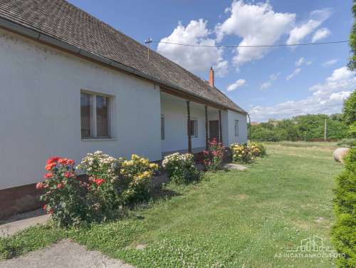 Cserélhető! Alsónána, Dózsa György utca, 114 m2 családi ház 3110 m2-es telken