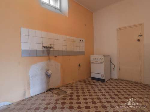 Cserélhető! Alsónána, Dózsa György utca, 114 m2 családi ház 3110 m2-es telken