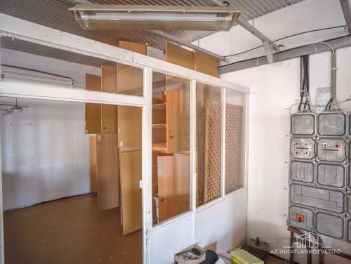 Tolna, Festetich utca, 665 m2 telken raktár és üzem (576 m2)