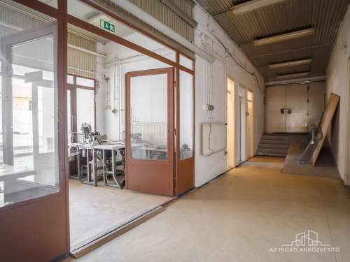 Tolna, Festetich utca, 665 m2 telken raktár és üzem (576 m2)