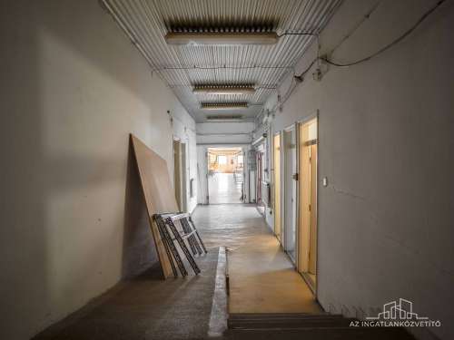 Tolna, Festetich utca, 665 m2 telken raktár és üzem (576 m2)