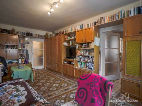 Szekszárd, Székely Bertalan utca, földszinti 56 m2-es lakás