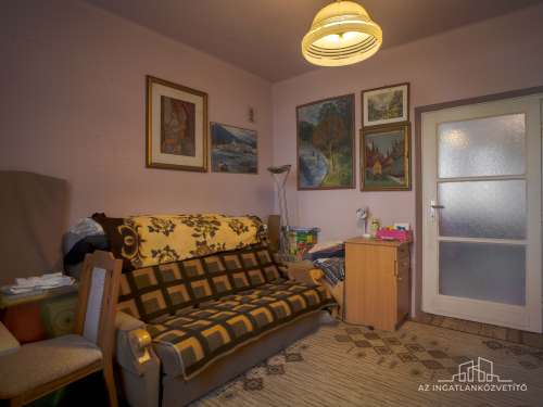 Szekszárd, Székely Bertalan utca, földszinti 56 m2-es lakás