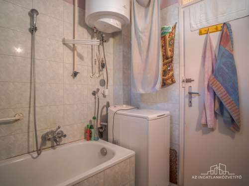Szekszárd, Székely Bertalan utca, földszinti 56 m2-es lakás