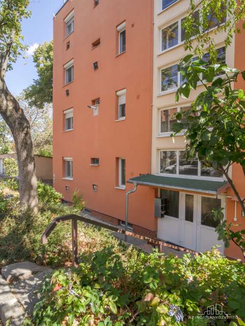 Szekszárd, Székely Bertalan utca, földszinti 56 m2-es lakás
