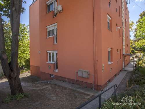 Szekszárd, Székely Bertalan utca, földszinti 56 m2-es lakás