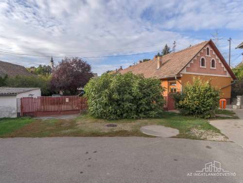 Tevel, Fő utca, 129 m2-es 3 szobás családi ház