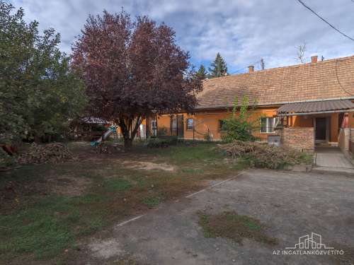 Tevel, Fő utca, 129 m2-es 3 szobás családi ház